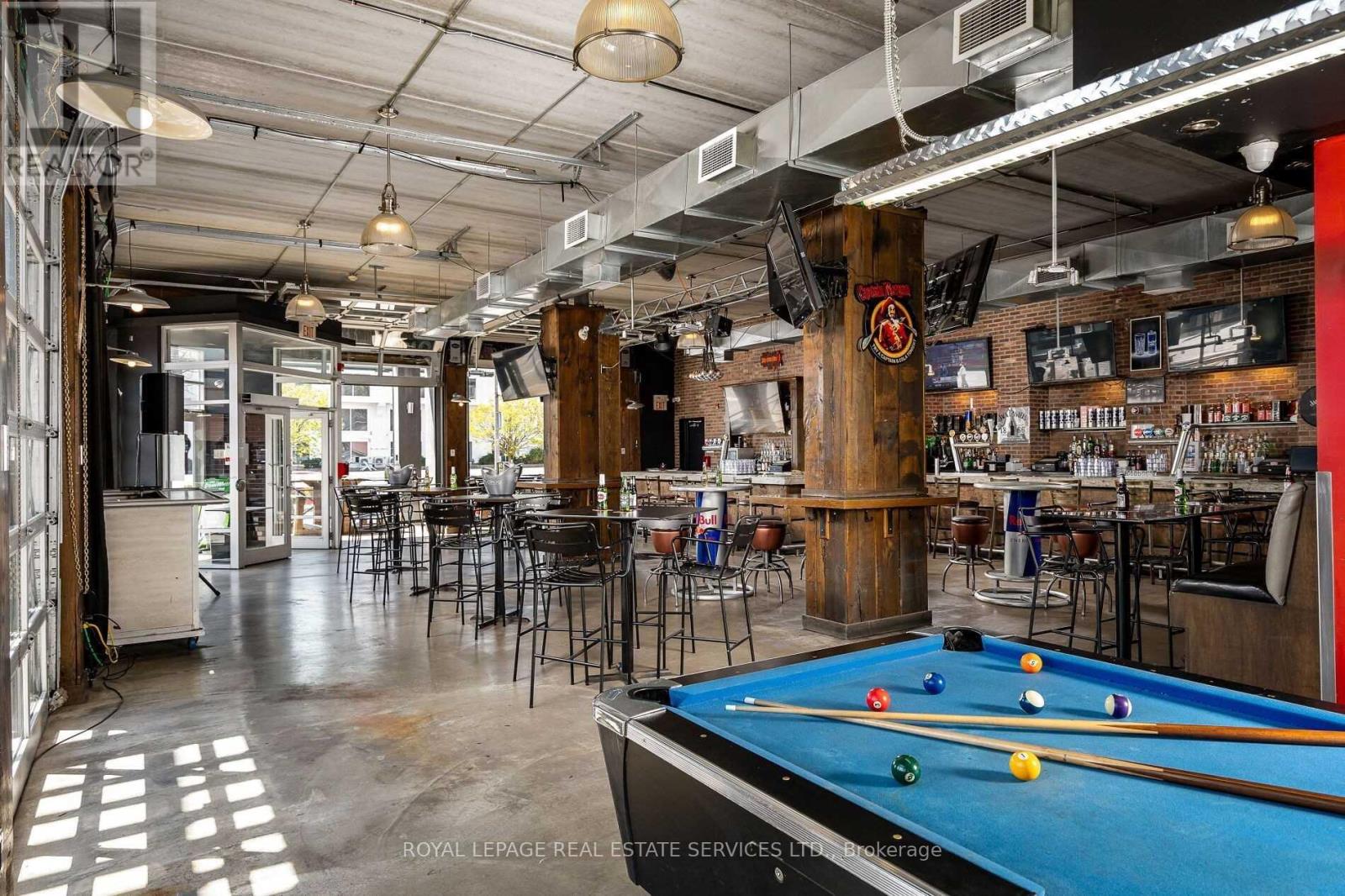 5043 Centre Street, Niagara Falls (Clifton Hill), Ontario  L2G 3N8 - Photo 2 - X12268382