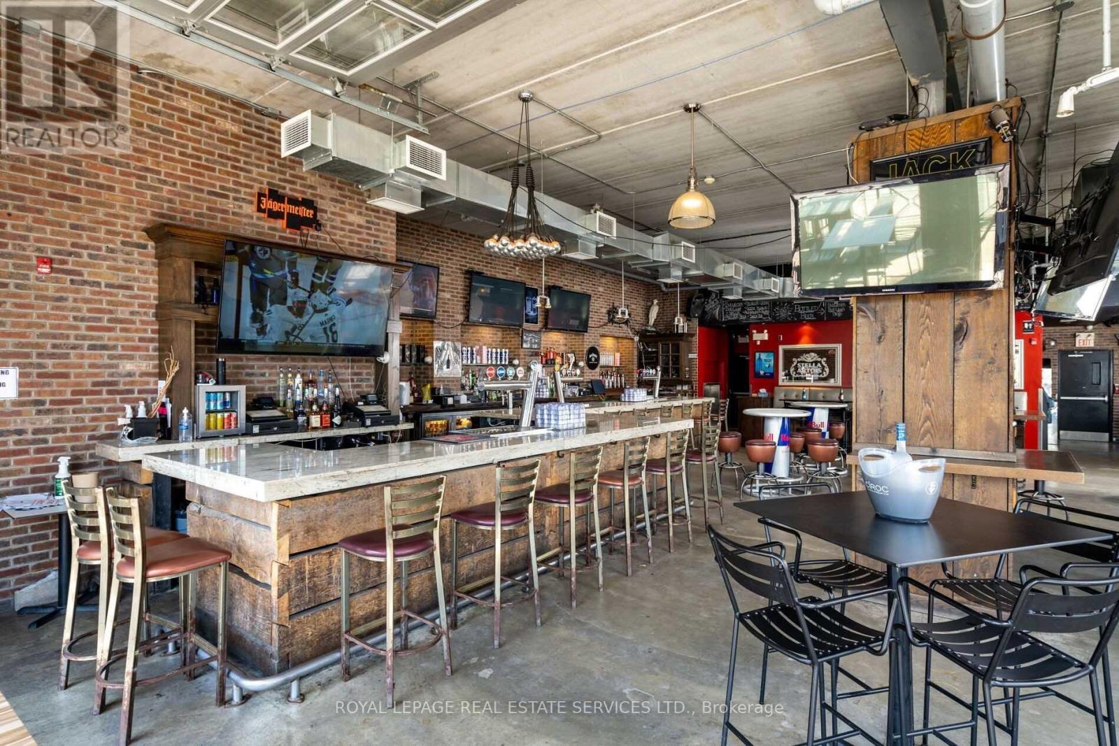 5043 Centre Street, Niagara Falls (Clifton Hill), Ontario  L2G 3N8 - Photo 7 - X12268382