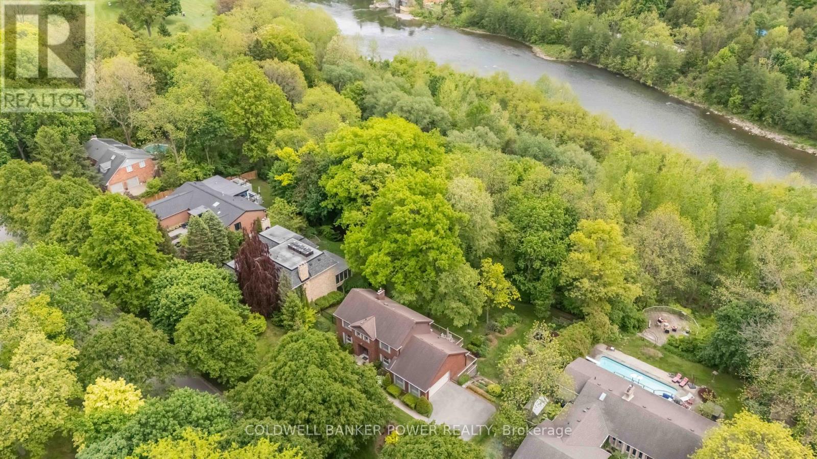 Property at 41 HAMPTON CRESCENT image 3