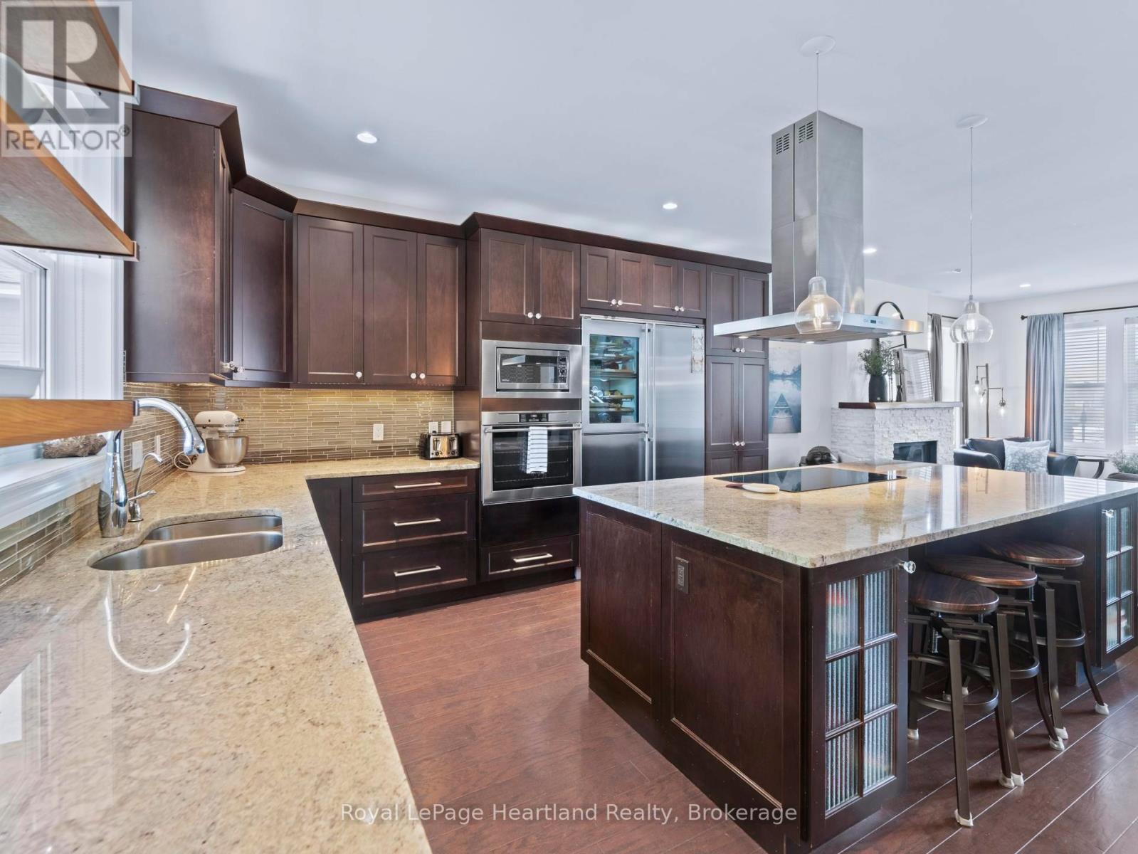 24 Thimbleweed Drive, Bluewater, Ontario  N0M 1G0 - Photo 14 - X12268484