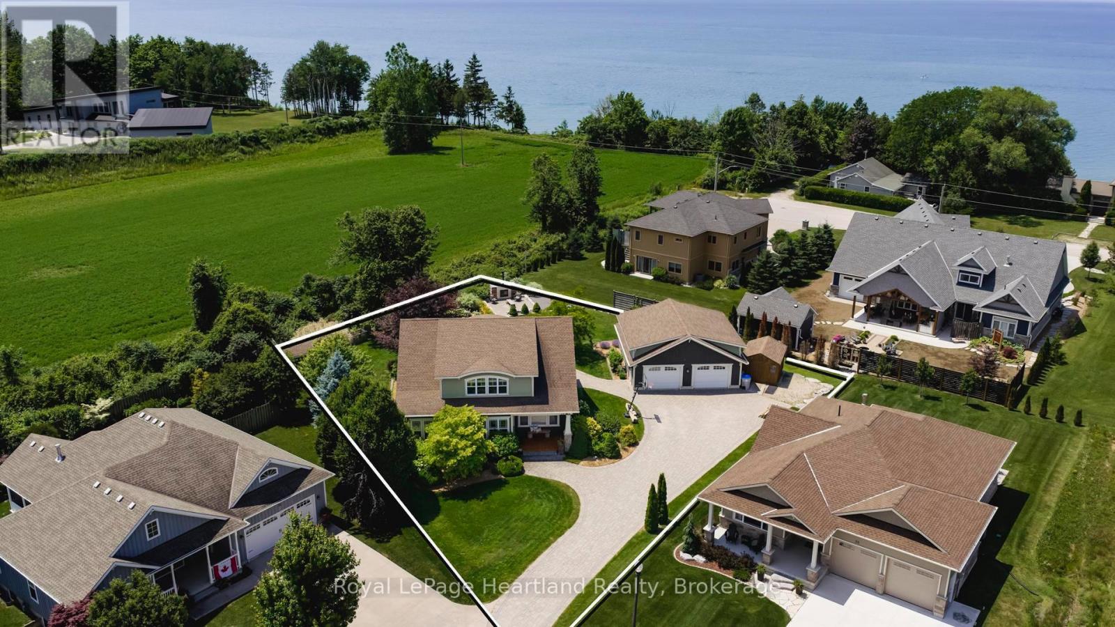 24 Thimbleweed Drive, Bluewater, Ontario  N0M 1G0 - Photo 2 - X12268484