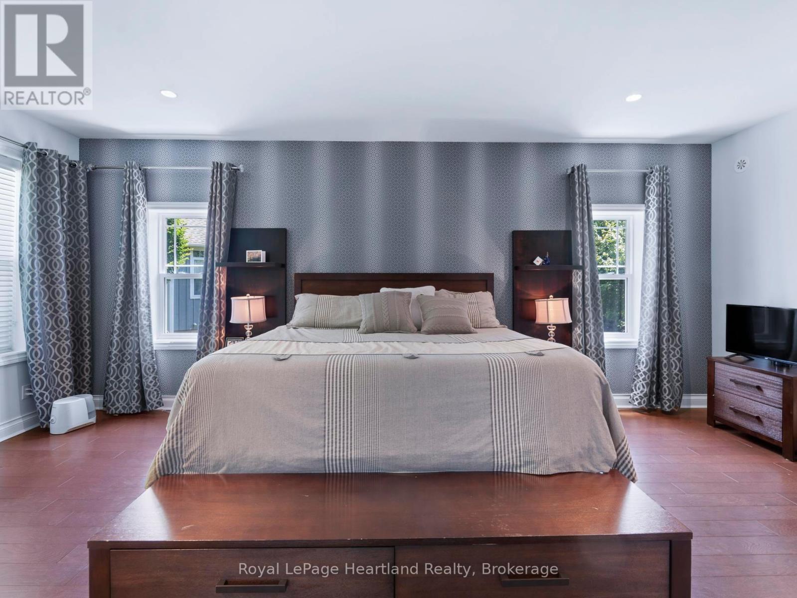 24 Thimbleweed Drive, Bluewater, Ontario  N0M 1G0 - Photo 20 - X12268484
