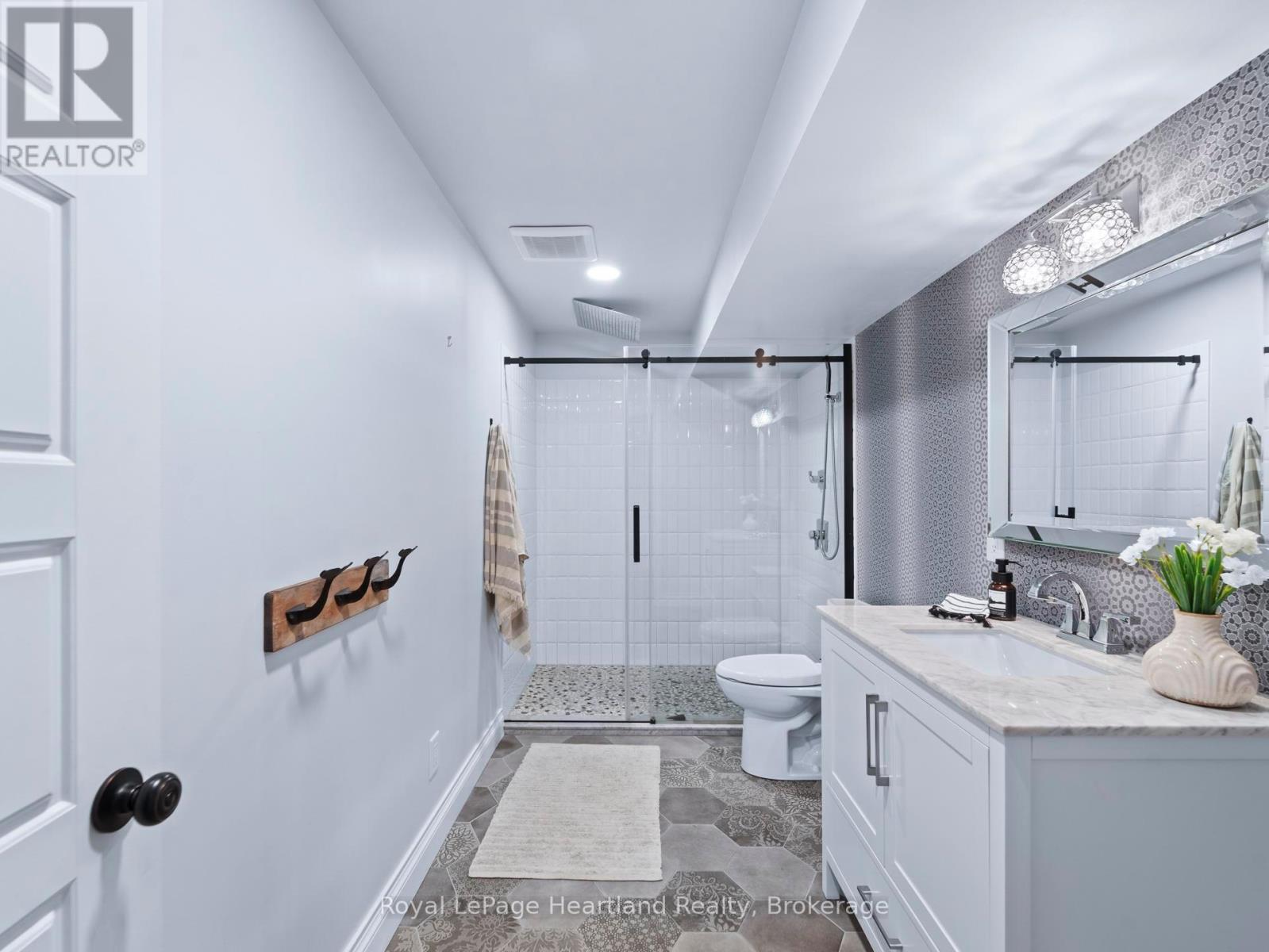 24 Thimbleweed Drive, Bluewater, Ontario  N0M 1G0 - Photo 34 - X12268484