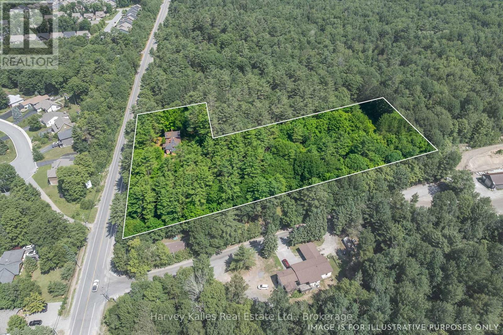 835 Muskoka Road 3 N, Huntsville, Ontario  P1H 1E1 - Photo 2 - X12268512