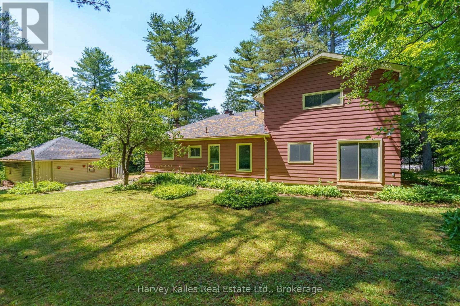 835 Muskoka Road 3 N, Huntsville, Ontario  P1H 1E1 - Photo 5 - X12268512
