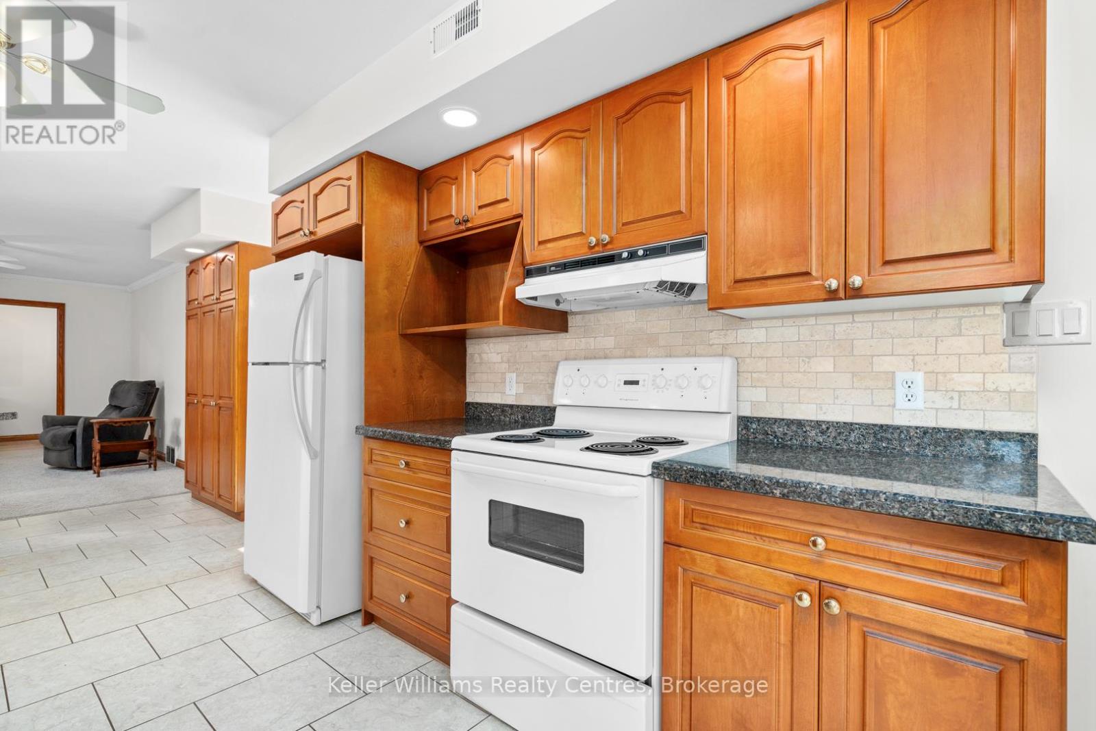 222 2nd Avenue, Hanover, Ontario  N4N 3S2 - Photo 14 - X12268520