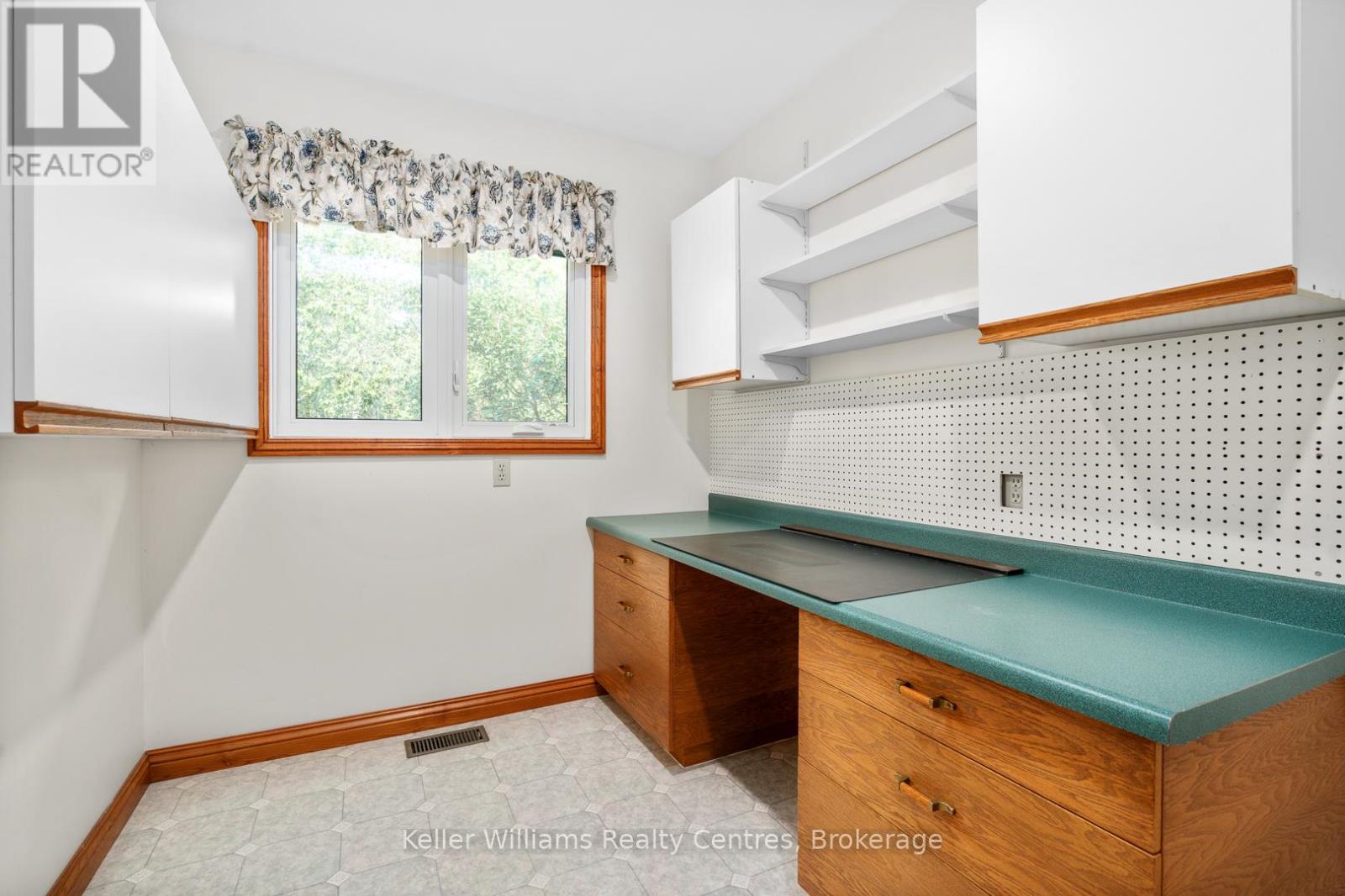 222 2nd Avenue, Hanover, Ontario  N4N 3S2 - Photo 18 - X12268520