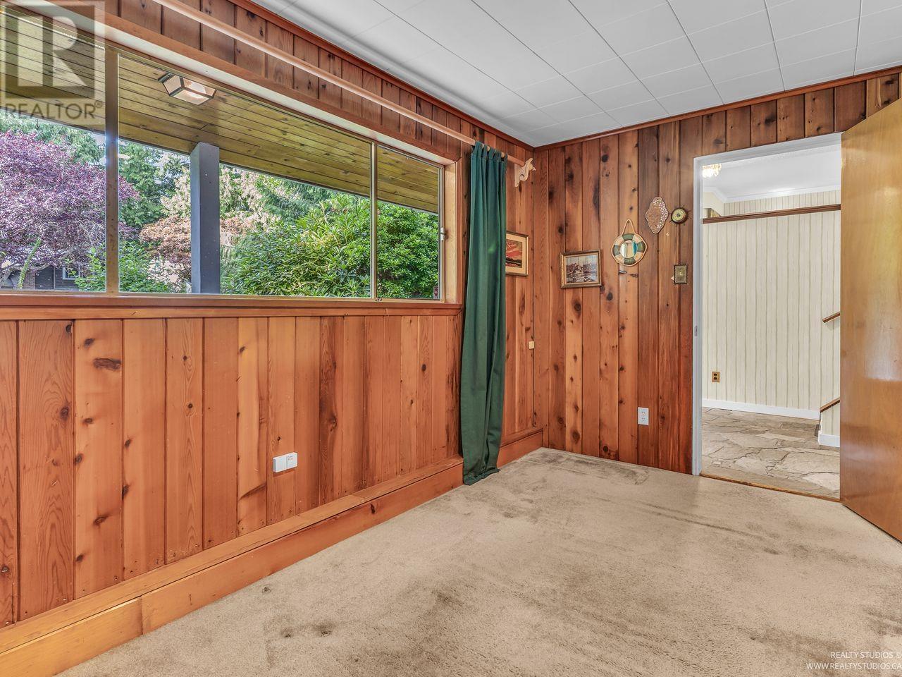 Property at 5450 8B AVENUE image 5