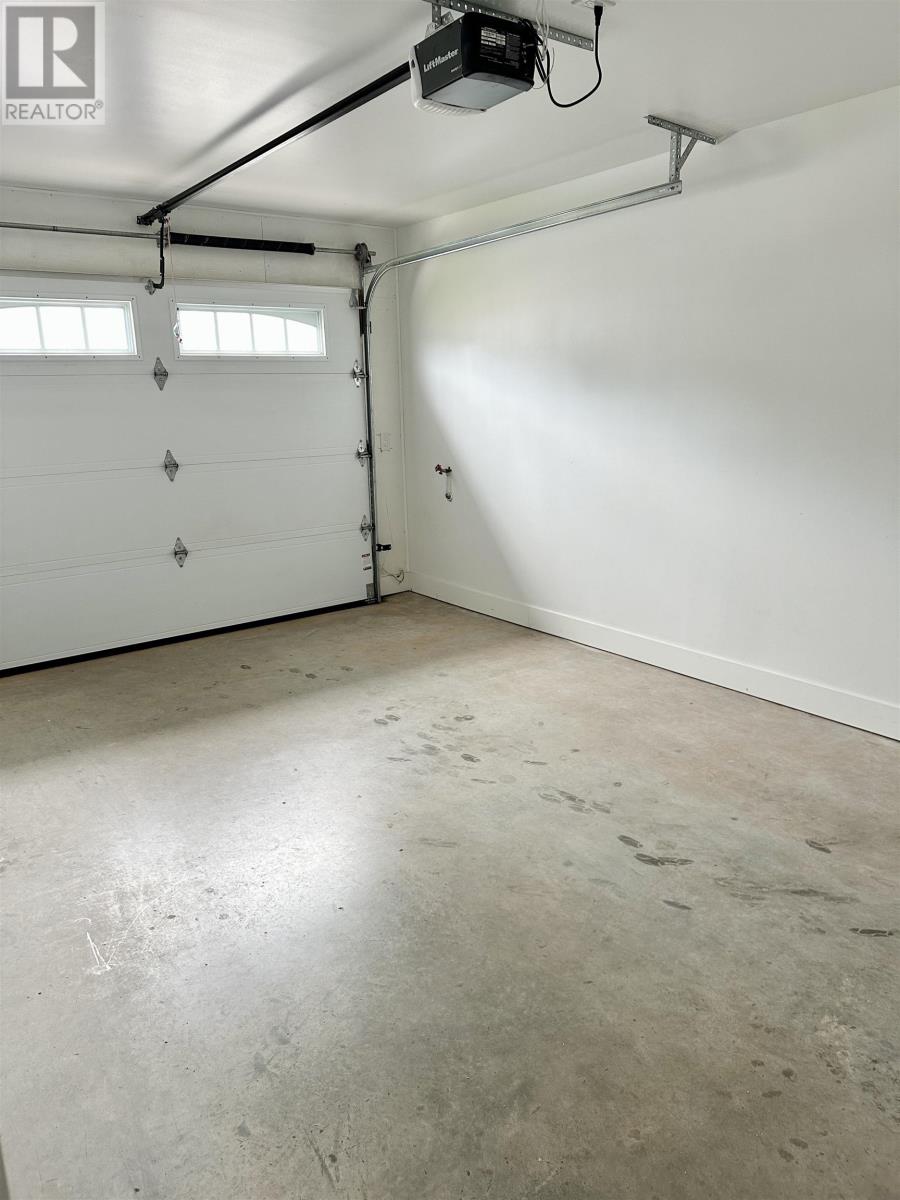 Property at 22 Essex Crescent image 4