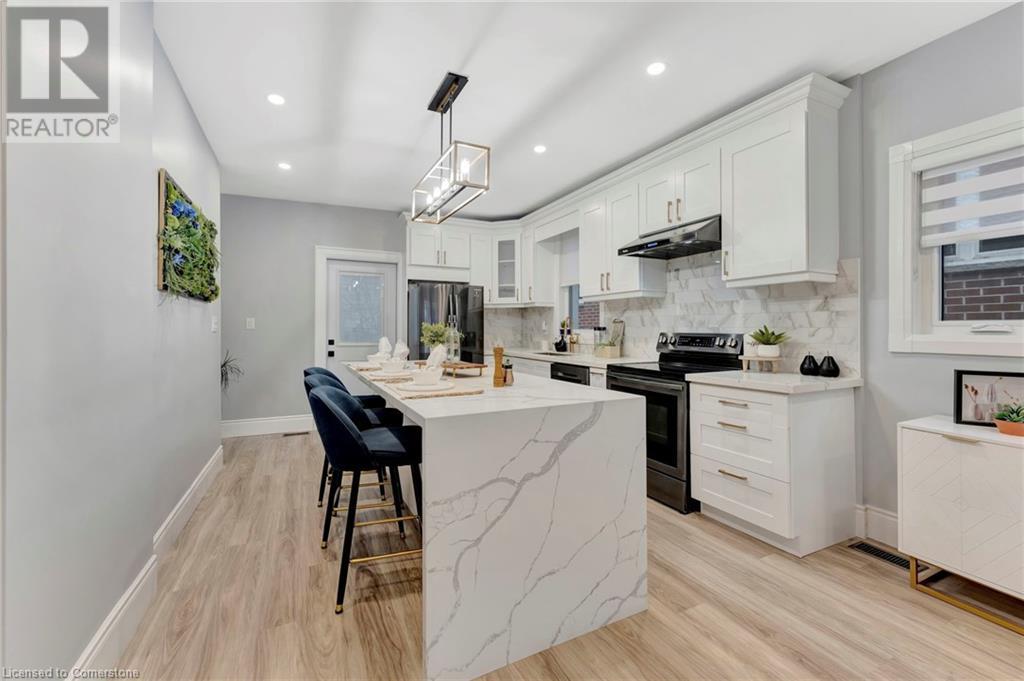 Property at 520 COCHRANE Road image 1