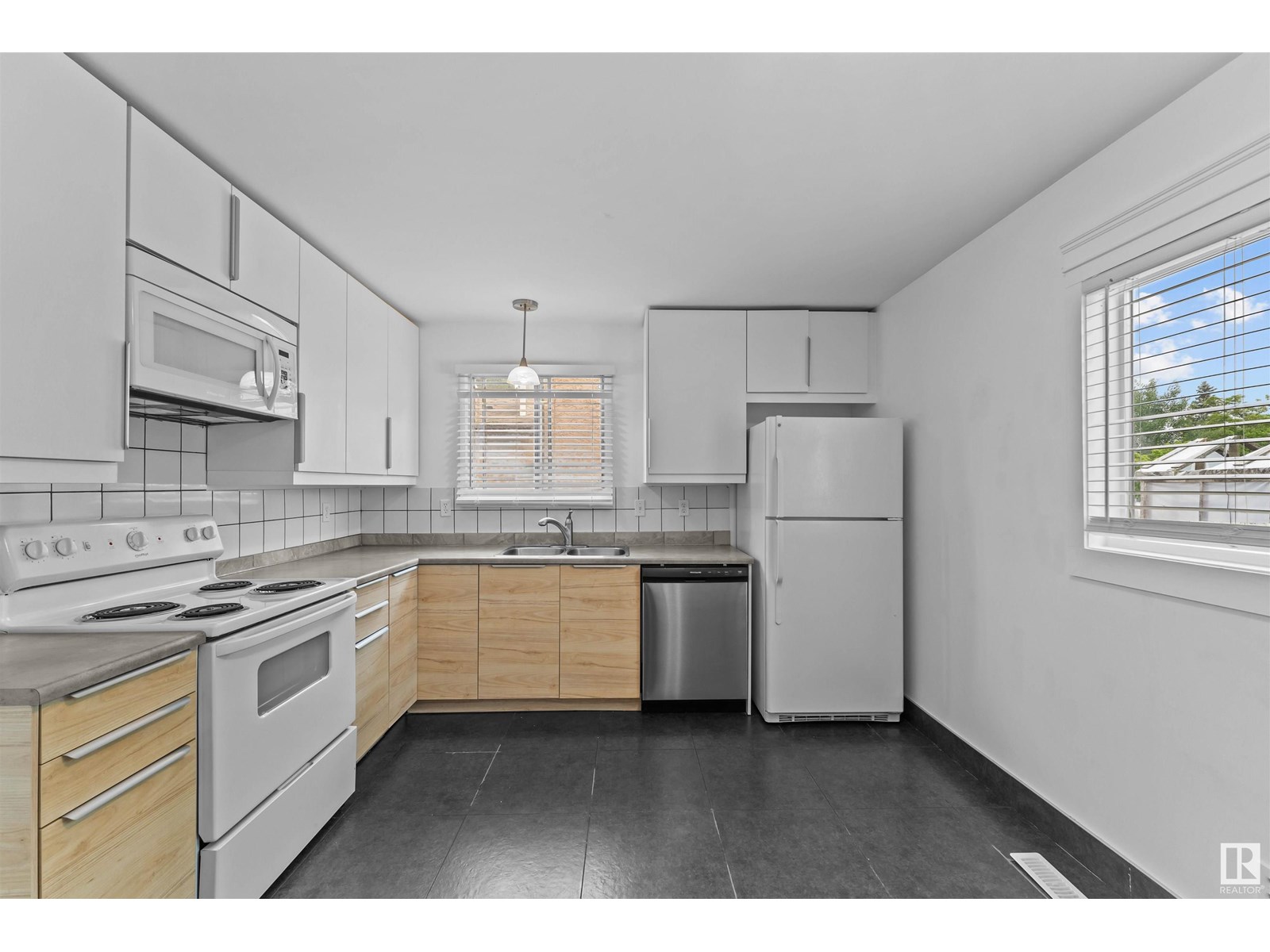 Property at 7515 184 ST NW image 5