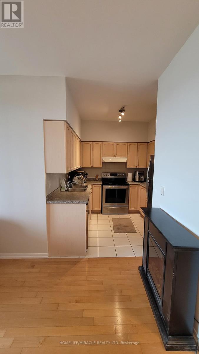 2412 - 219 Fort York Boulevard, Toronto (Niagara), Ontario  M5V 1B1 - Photo 30 - C12268182