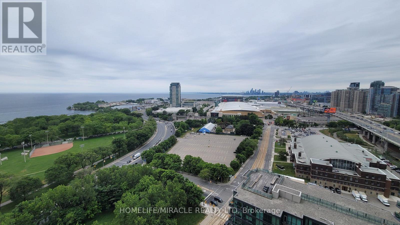 2412 - 219 Fort York Boulevard, Toronto (Niagara), Ontario  M5V 1B1 - Photo 24 - C12268182