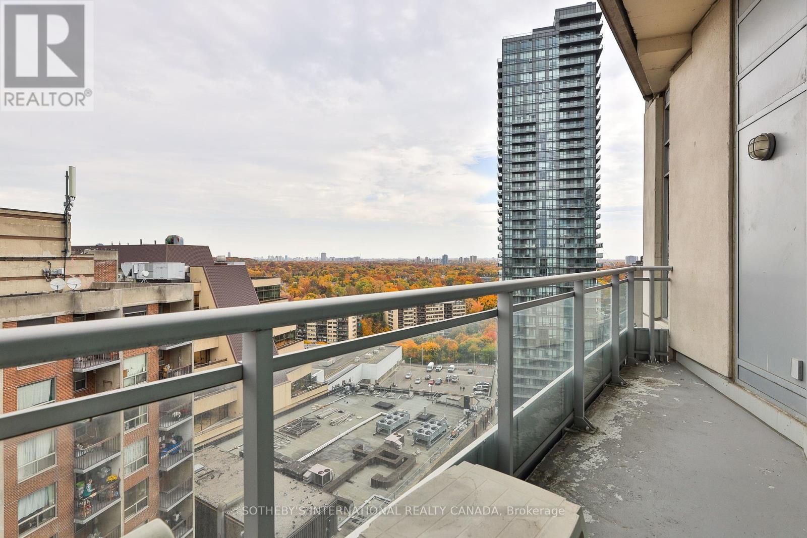 Ph 201 - 8 Scollard Street, Toronto (Annex), Ontario  M5R 1E9 - Photo 11 - C12268564