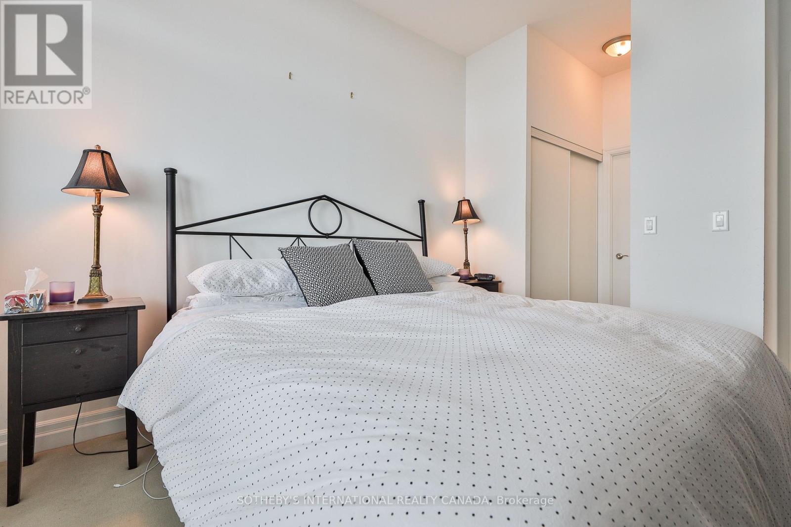 Ph 201 - 8 Scollard Street, Toronto (Annex), Ontario  M5R 1E9 - Photo 29 - C12268564