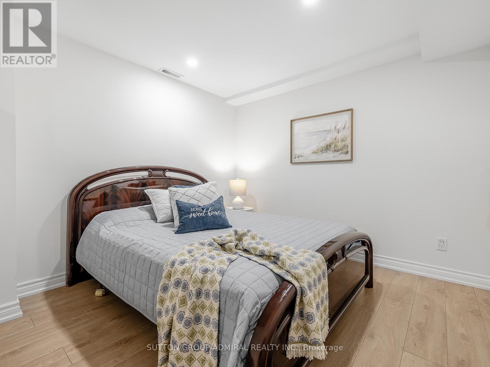 263 Crossland Gate, Newmarket, Ontario  L3X 1B1 - Photo 22 - N12268551