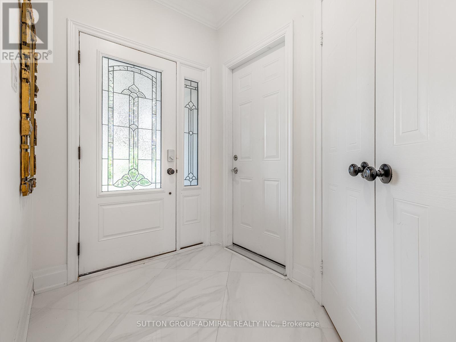 Property at 263 CROSSLAND GATE image 3