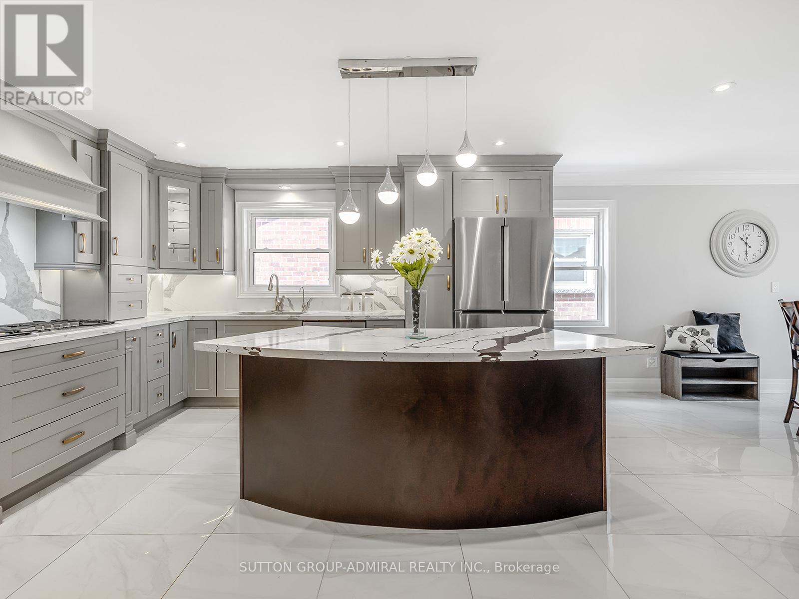Property at 263 CROSSLAND GATE image 5