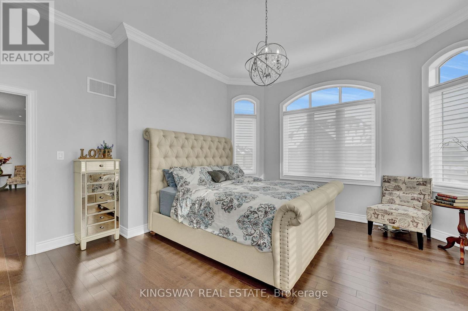 70 Bond Crescent, Richmond Hill, Ontario  L4E 3K4 - Photo 21 - N12268582