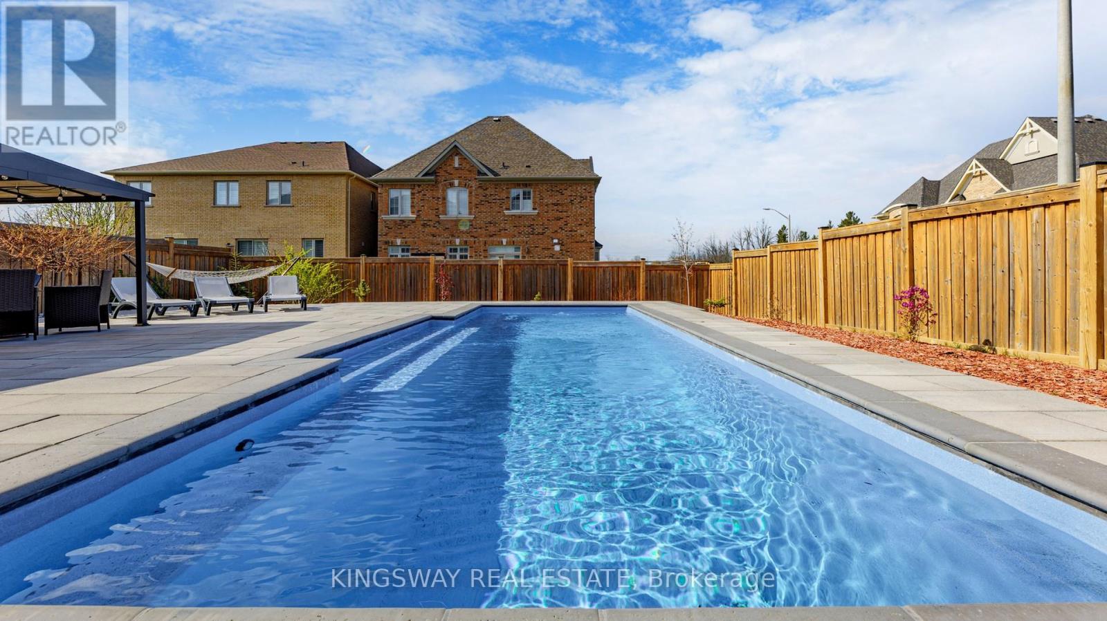 70 Bond Crescent, Richmond Hill, Ontario  L4E 3K4 - Photo 34 - N12268582