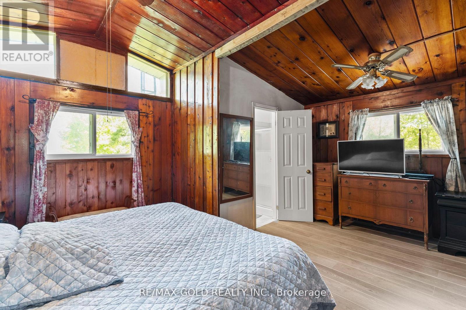 1305 Carol Ann Avenue, Ramara, Ontario  L0K 1B0 - Photo 12 - S12268472