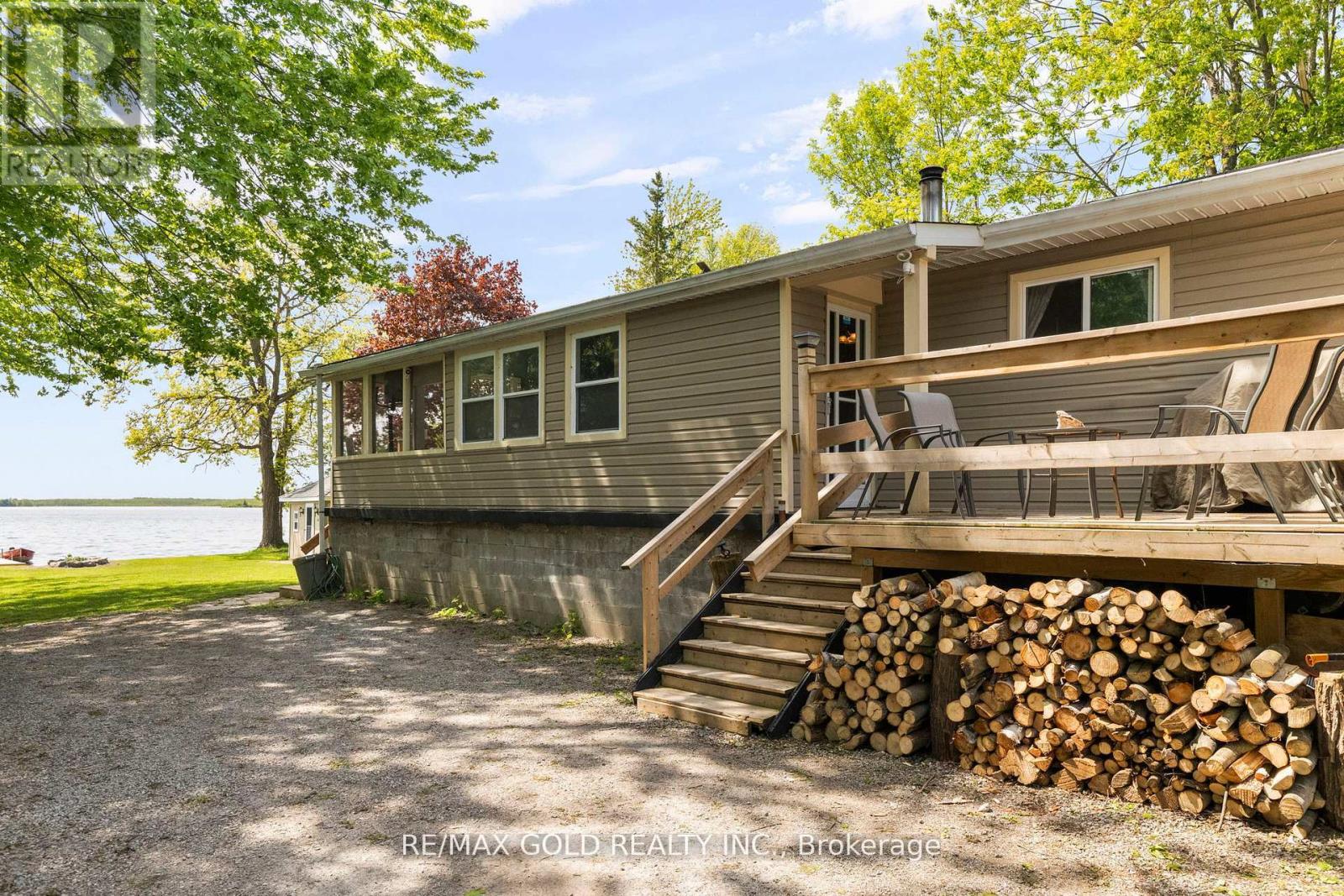 1305 Carol Ann Avenue, Ramara, Ontario  L0K 1B0 - Photo 3 - S12268472