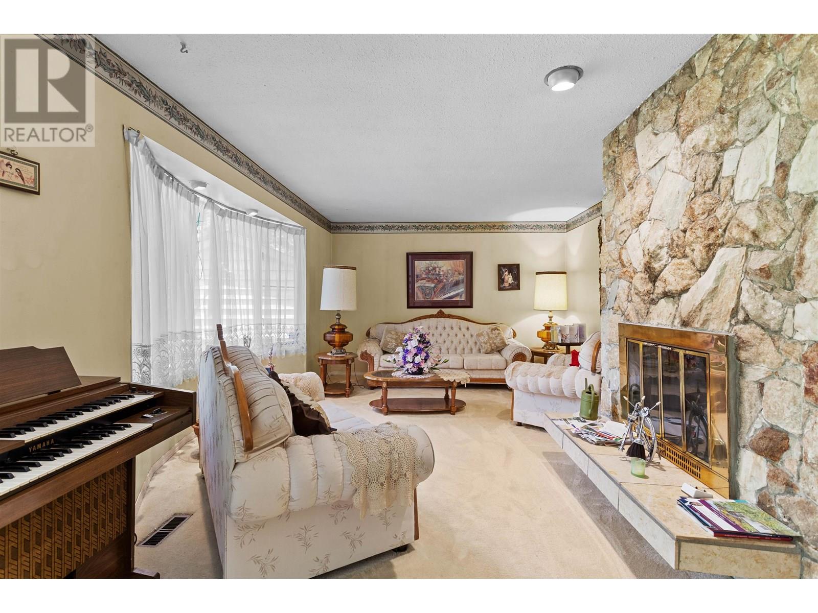 Property at 11668 272 STREET image 4