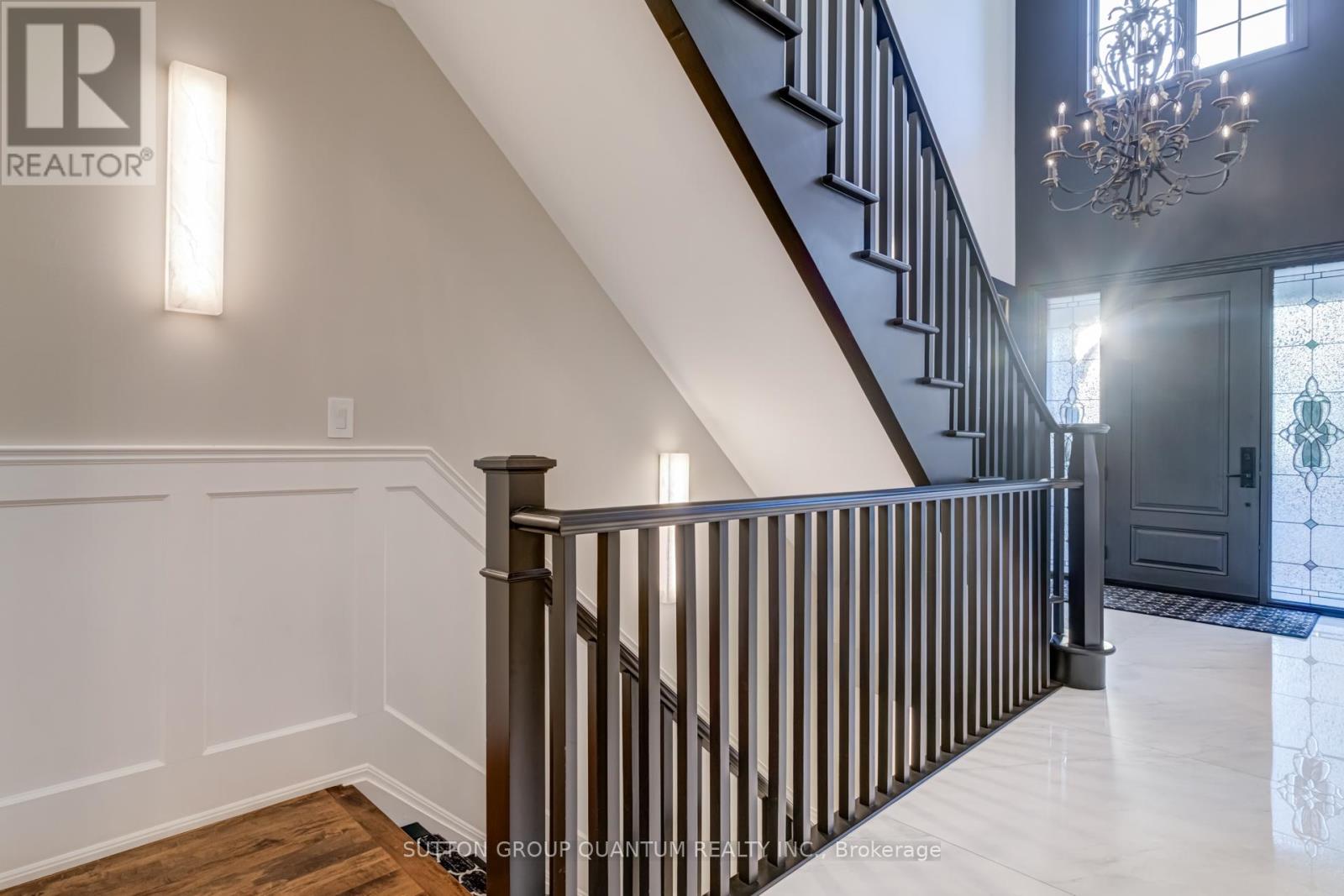 560 Hancock Way, Mississauga, Ontario  L5H 4L5 - Photo 34 - W12268526
