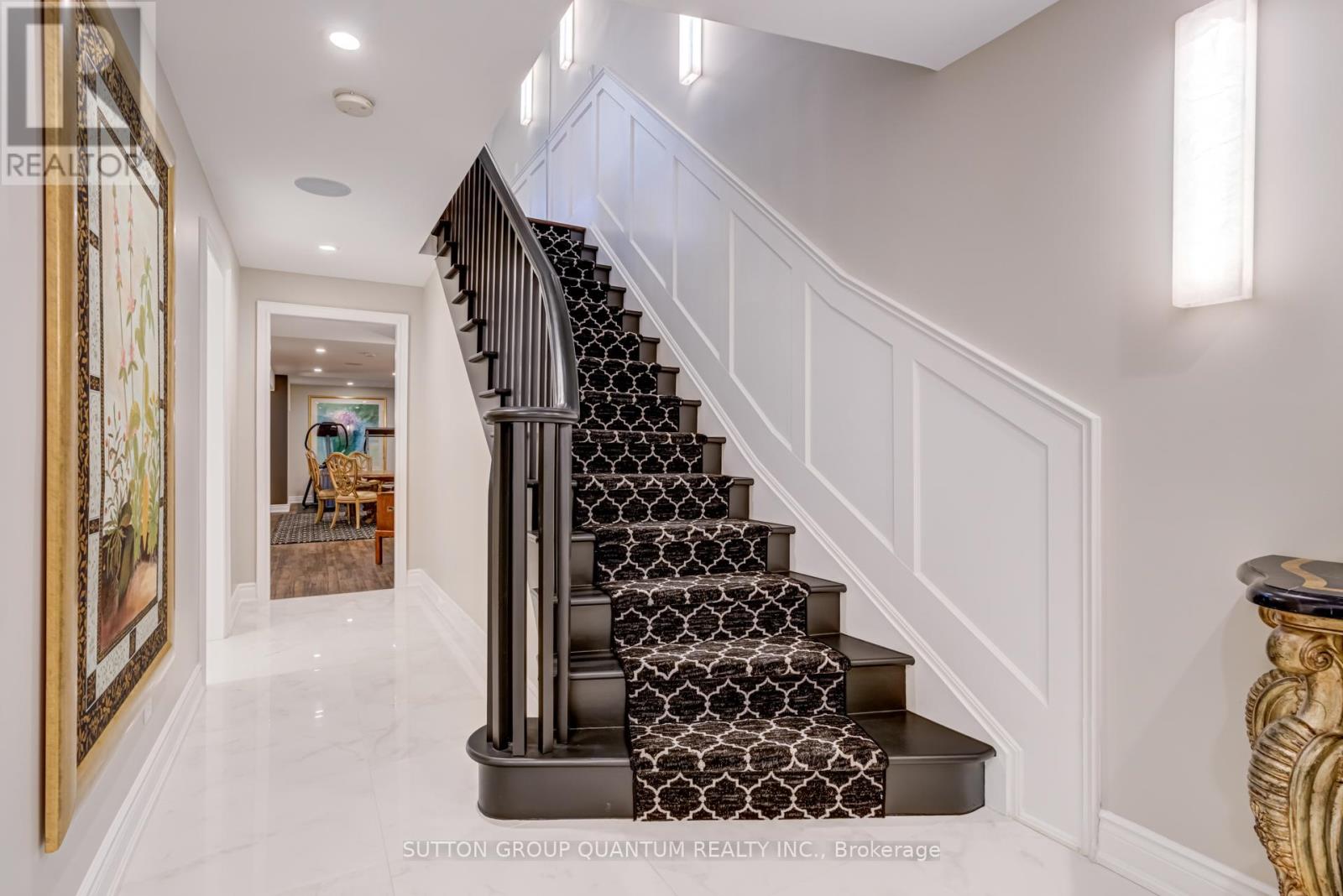 560 Hancock Way, Mississauga, Ontario  L5H 4L5 - Photo 35 - W12268526