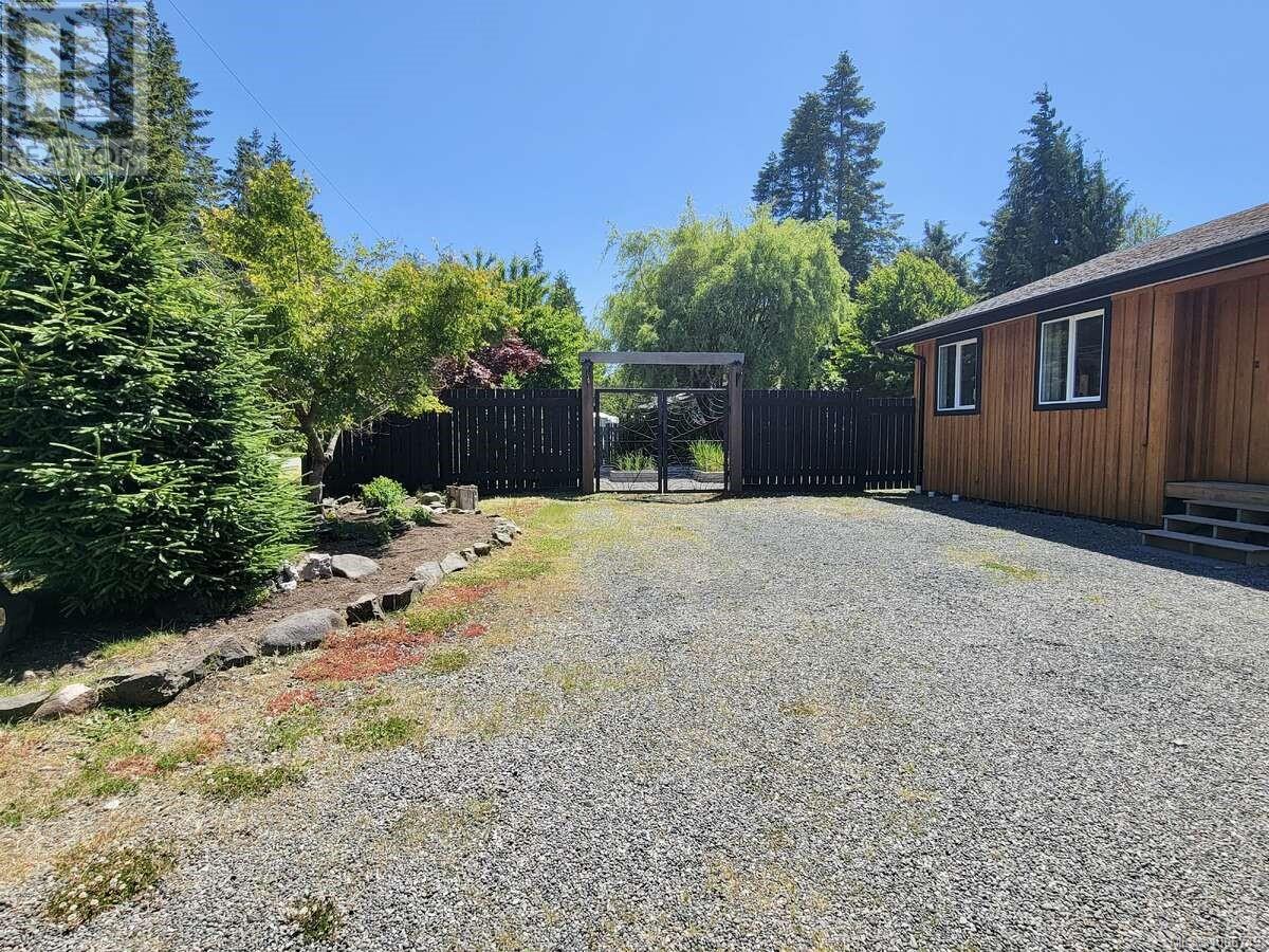 Property at 4052 Glendinning Dr image 2