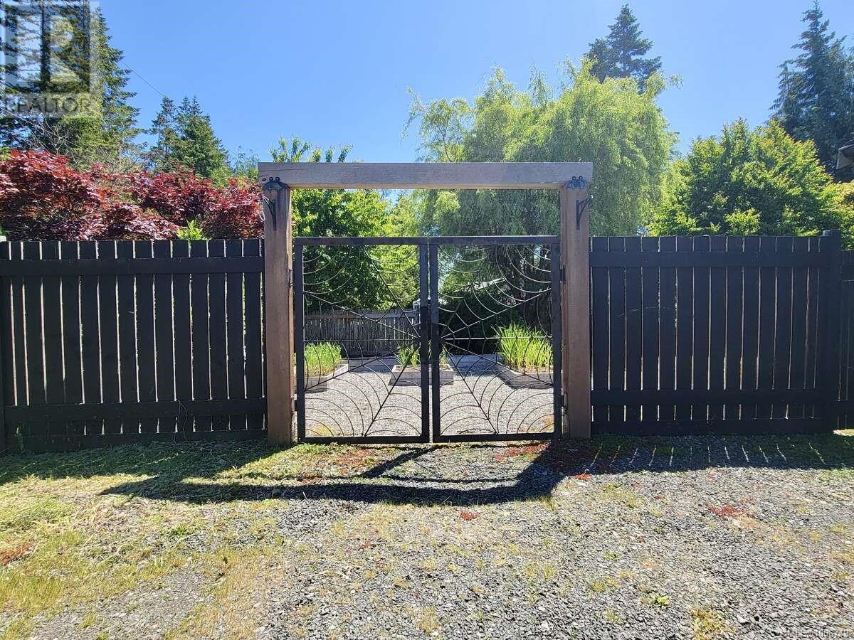 Property at 4052 Glendinning Dr image 3