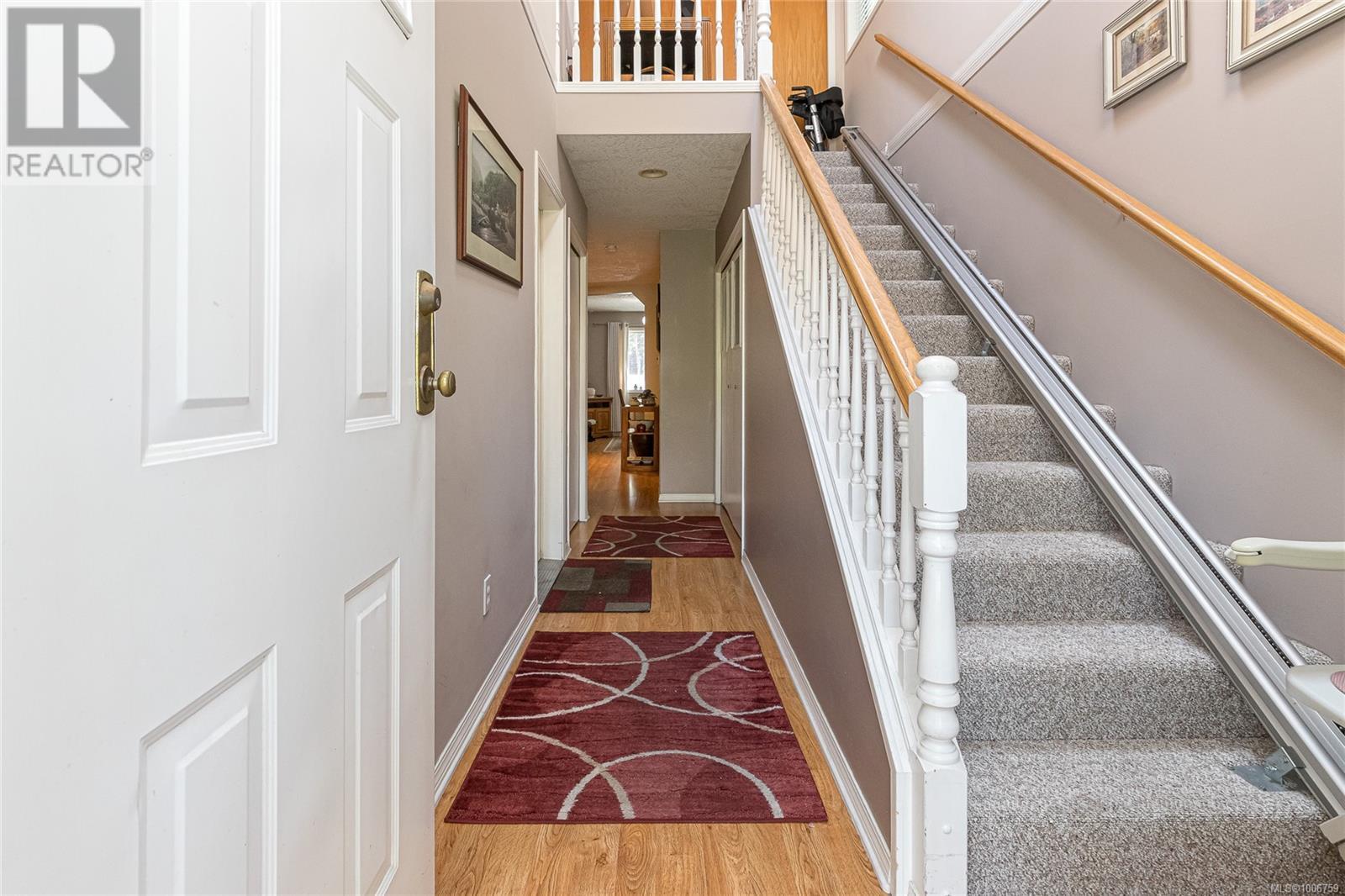 Property at 627 Goldstream Ave image 3