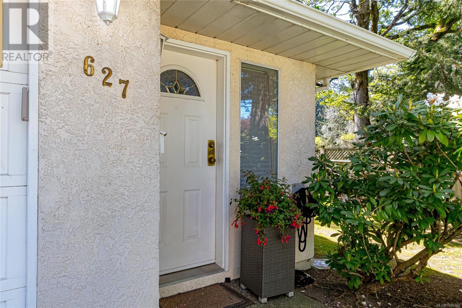 Property at 627 Goldstream Ave image 2