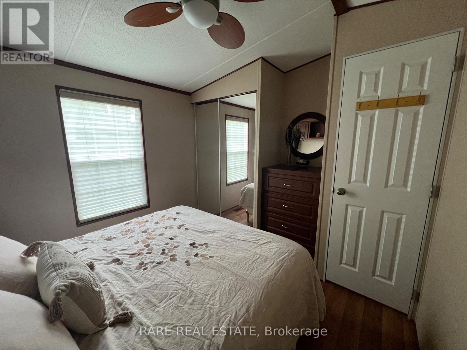 48 Temagami Trail, Wasaga Beach, Ontario  L9Z 1X7 - Photo 10 - S12266225