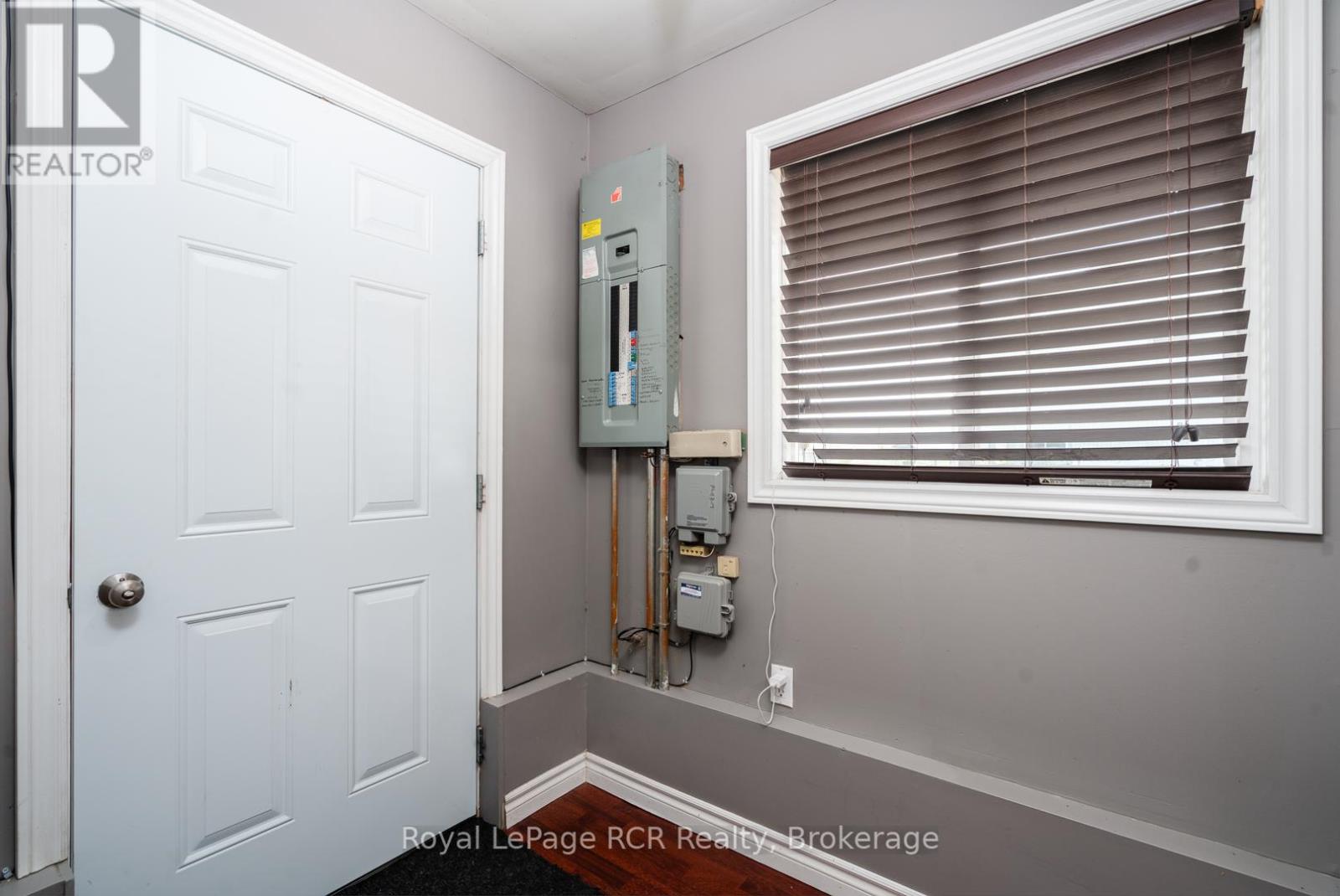 74 14th Avenue, Hanover, Ontario  N4N 3V9 - Photo 12 - X12268760