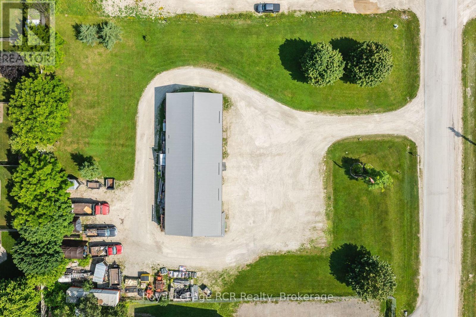 74 14th Avenue, Hanover, Ontario  N4N 3V9 - Photo 3 - X12268760