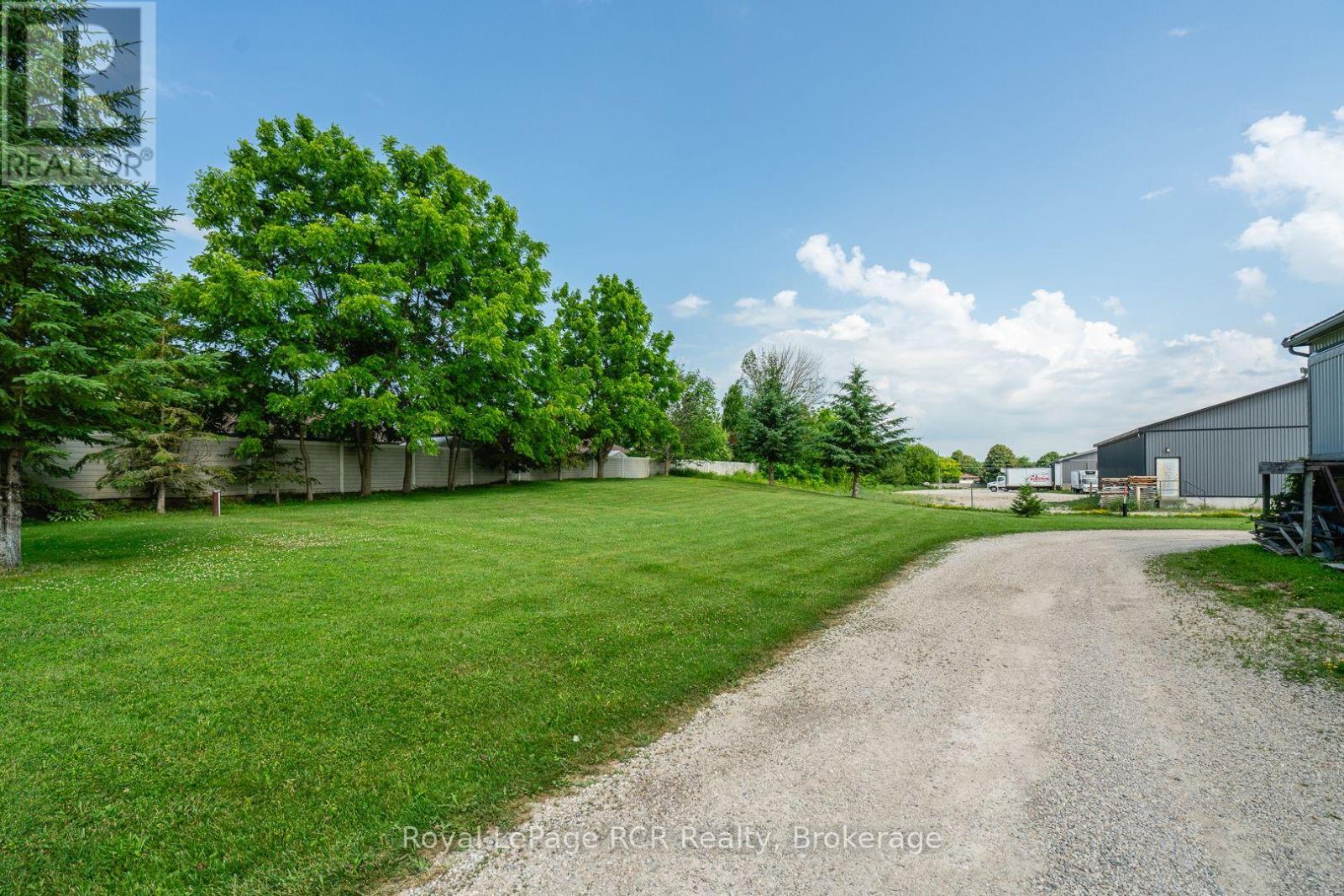74 14th Avenue, Hanover, Ontario  N4N 3V9 - Photo 9 - X12268760