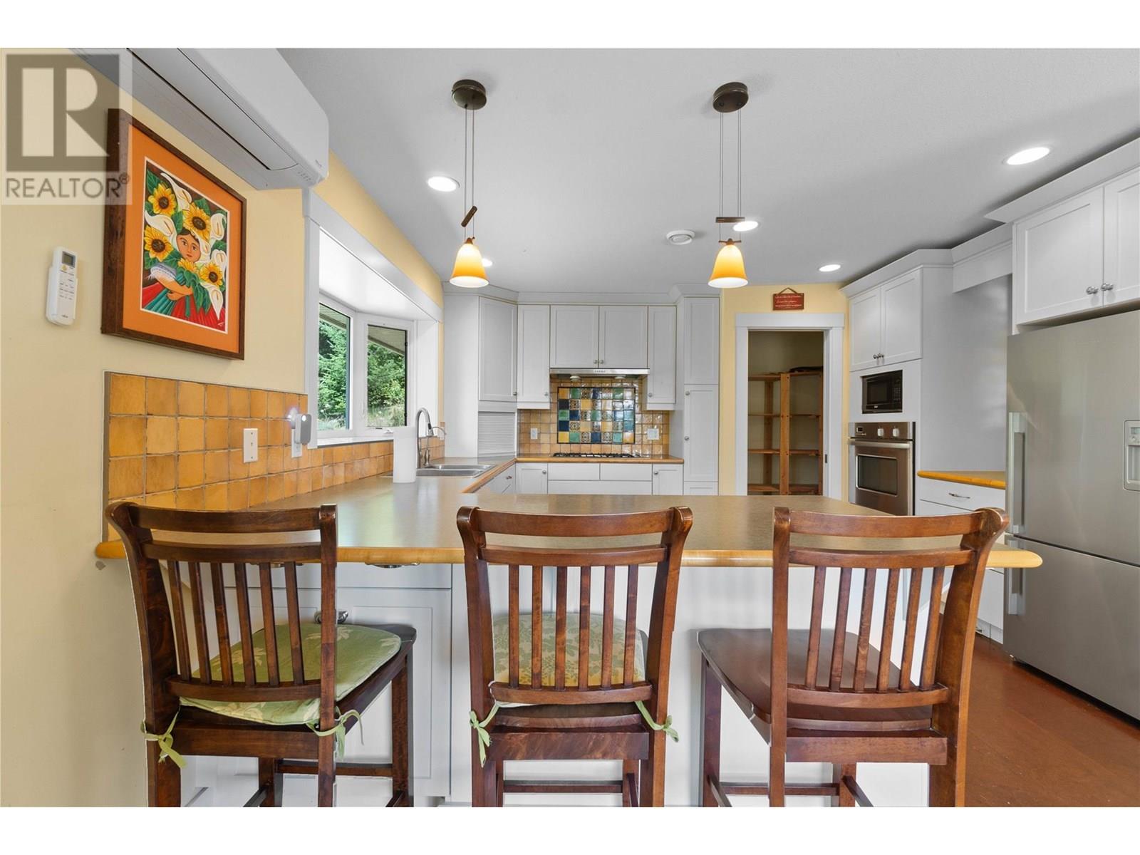 Property at 1527 Tappen Valley Road image 2