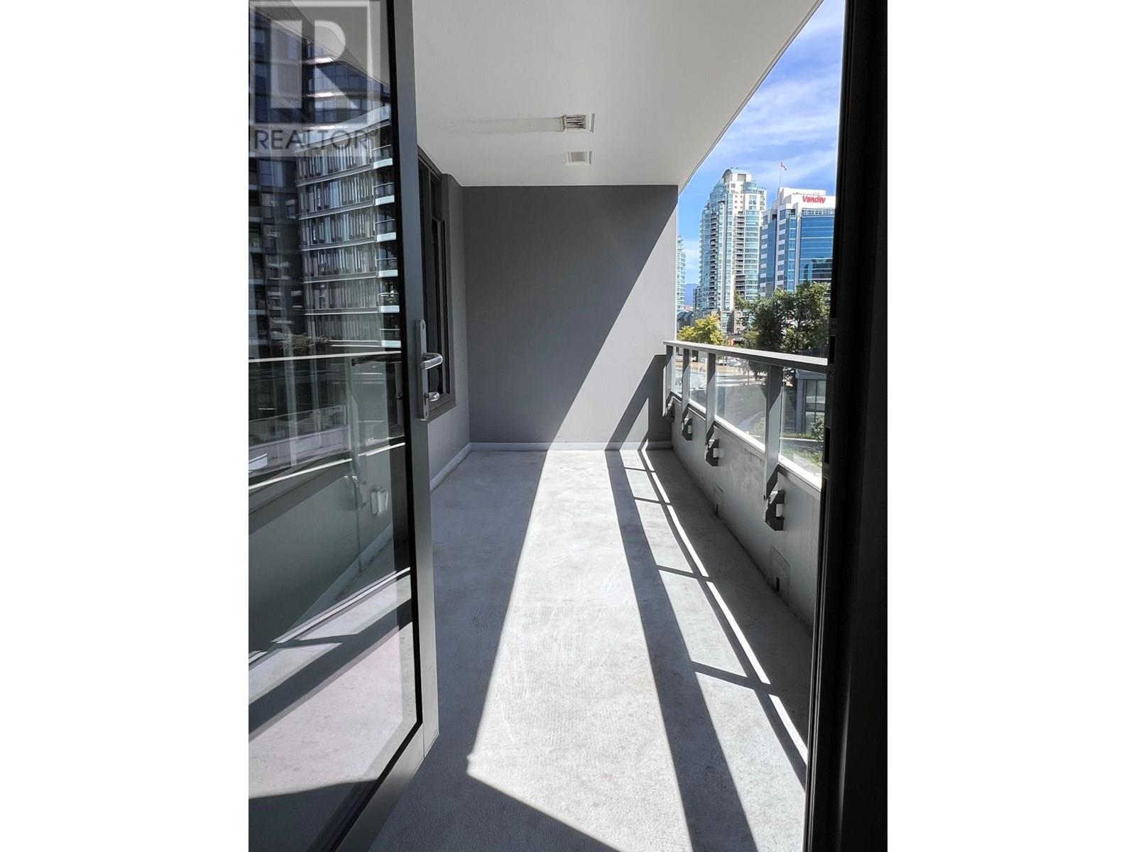 Listing Picture 9 of 16 : 407 1678 PULLMAN PORTER STREET, Vancouver / 溫哥華 - 魯藝地產 Yvonne Lu Group - MLS Medallion Club Member