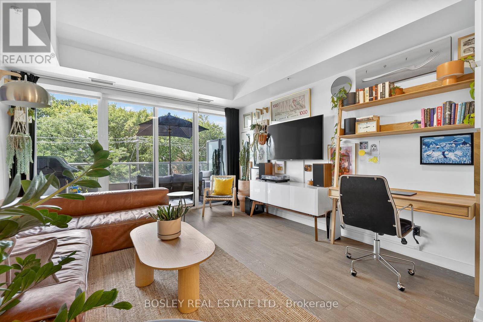 Property at 305 - 1960 QUEEN STREET E image 3