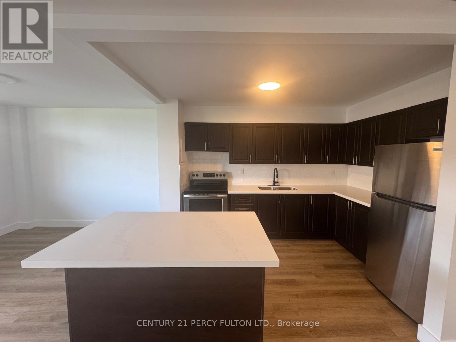 703 - 6 Park Vista Drive, Toronto, Ontario  M4B 1A2 - Photo 2 - E12268621