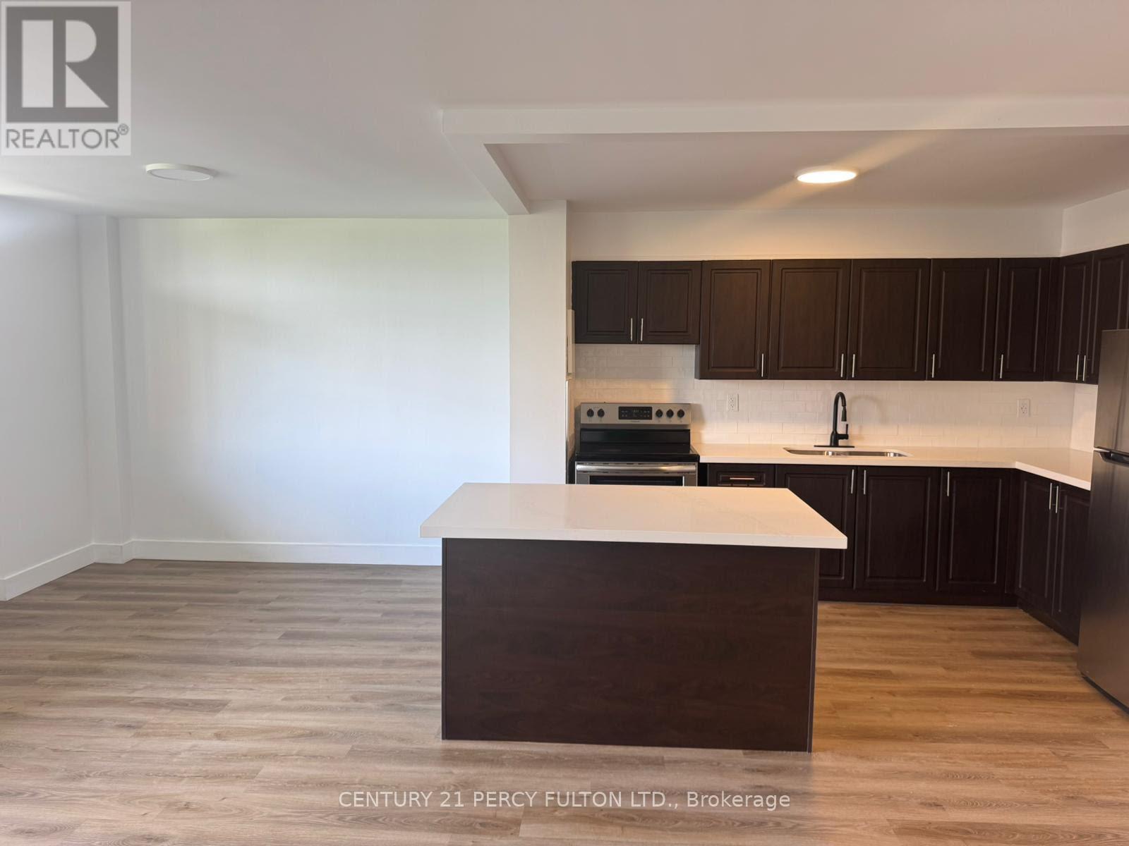 703 - 6 Park Vista Drive, Toronto, Ontario  M4B 1A2 - Photo 3 - E12268621