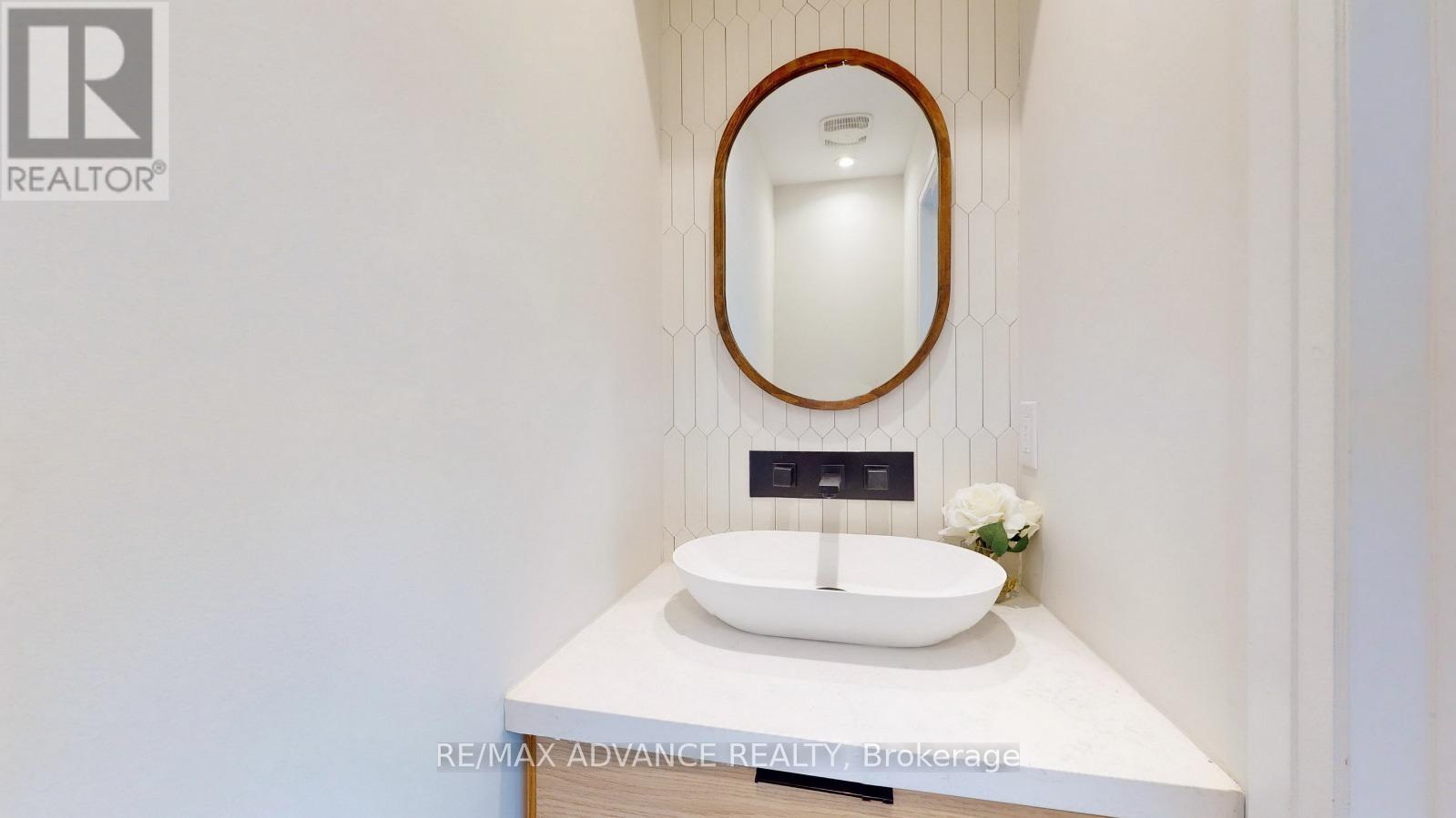 108 Eaton Avenue, Toronto, Ontario M4J 2Z7 - Photo 13 - E12268712