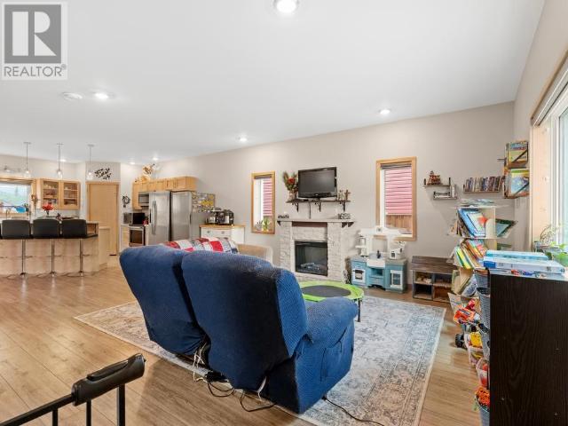Property at 32 EVELYN AVENUE image 2