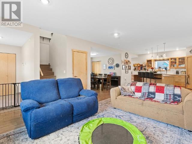 Property at 32 EVELYN AVENUE image 3