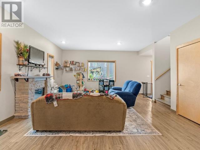Property at 32 EVELYN AVENUE image 4