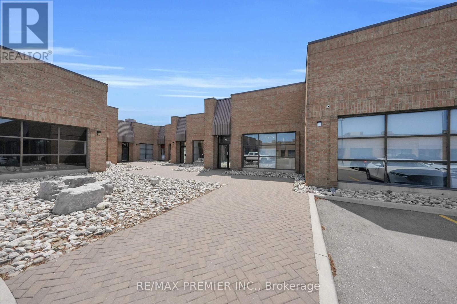 23 - 71 Maryrcroft Avenue, Vaughan, Ontario  L4L 5Y6 - Photo 3 - N12268635