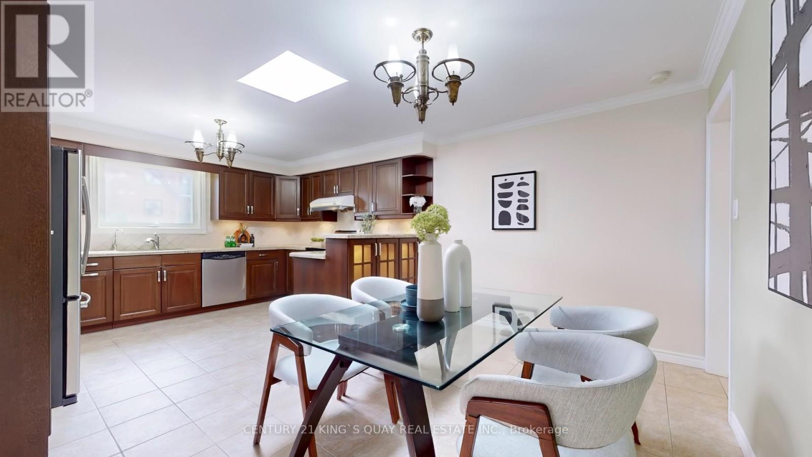 50 Bedford Park Avenue, Richmond Hill, Ontario  L4C 2N8 - Photo 21 - N12268710