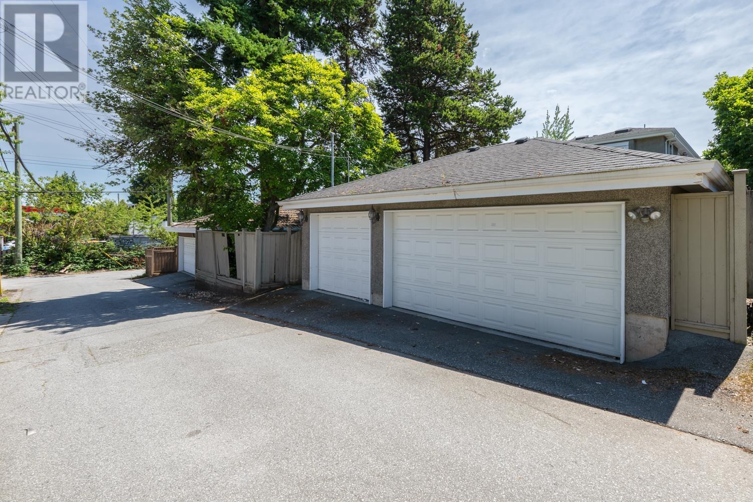 Property at 1045 W 50TH AVENUE image 5