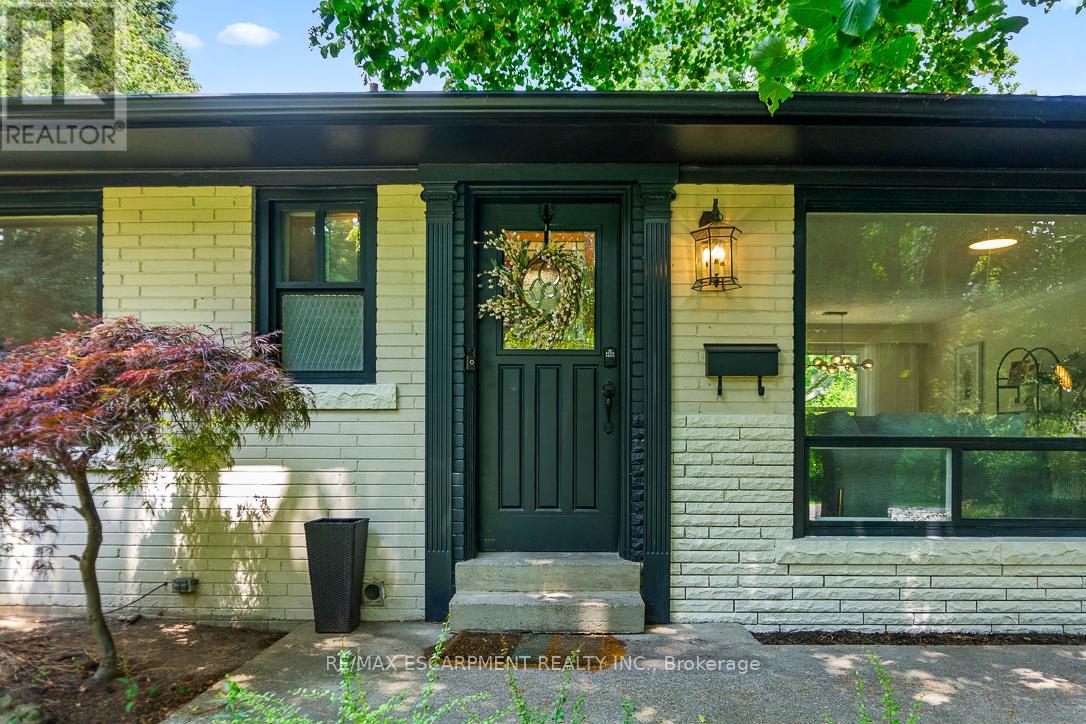 Property at 237 ALBION AVENUE image 3